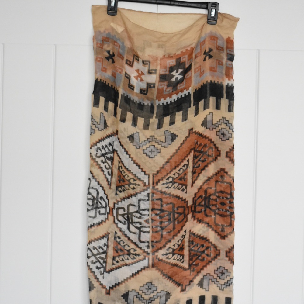 Scarf- Aztec print - Picture 3 of 5